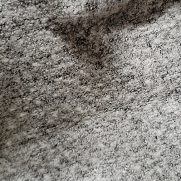 🔶️5 for $30🔶️ ROMEO + JULIET Ruffle and Bell Sleeve Sweater - Picture 5 of 5